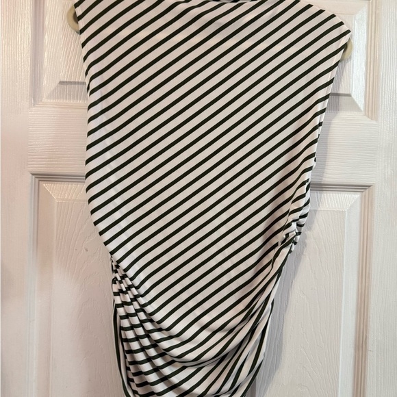 Striped Sleeveless Tank Top - Picture 5 of 5